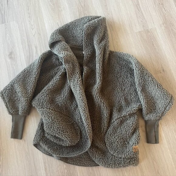 Nordic Beach Olive green teddy coat fuzzy jacket sweater OS - Picture 1 of 11